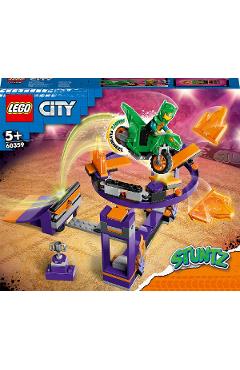 Lego City. Provocarea de cascadorii pe rampa cu saritura prin cos
